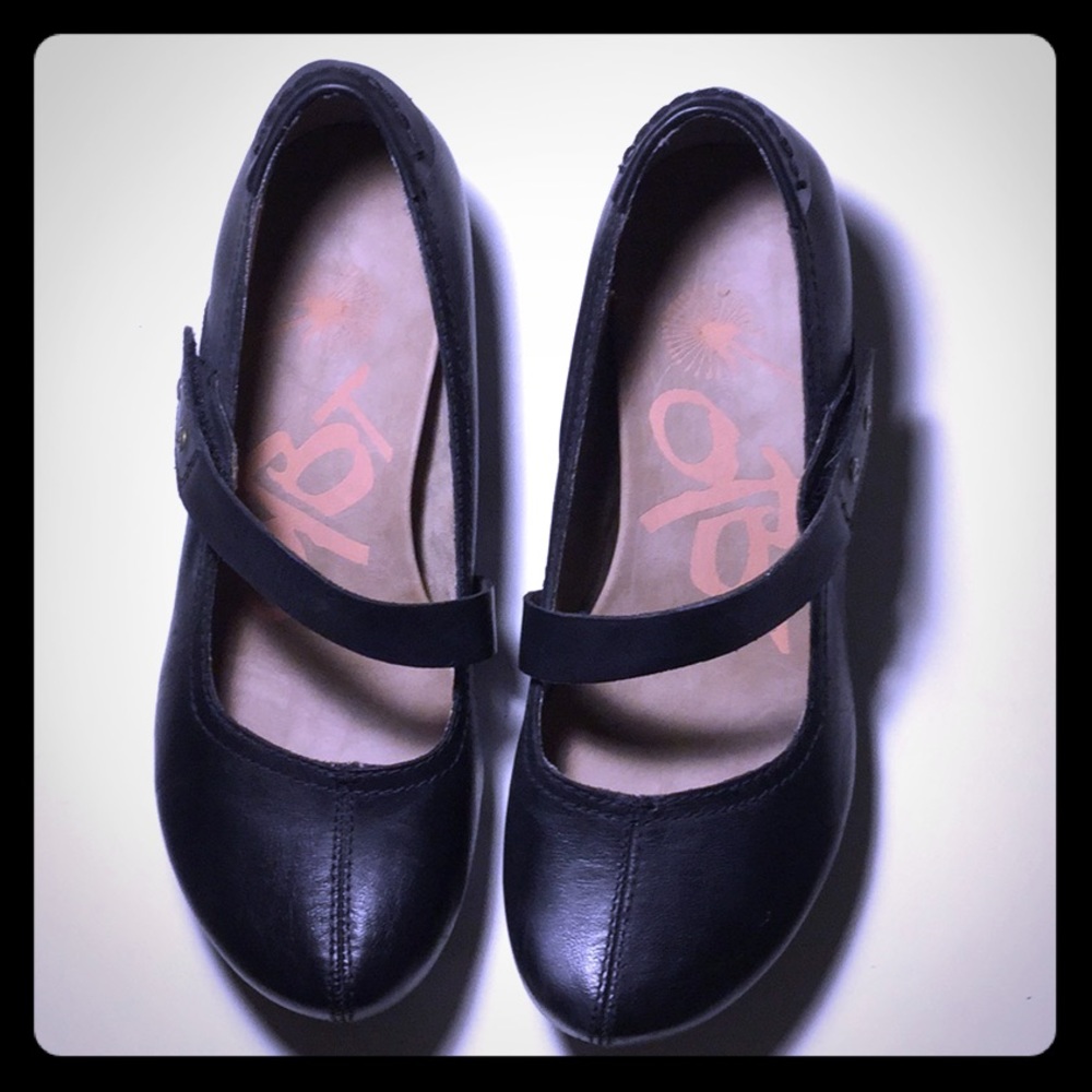 Mary Jane like leather OTBT Shoes